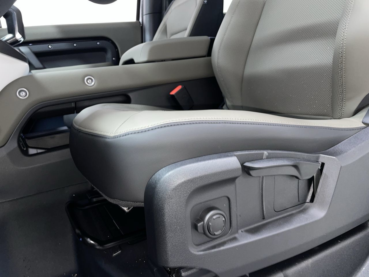 Land Rover Defender 90  2025 à , Colombie-Britannique