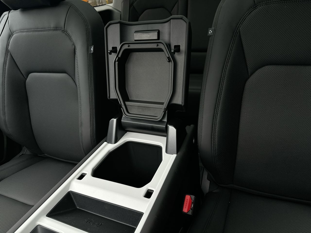 2025 Land Rover Defender 90 in Vancouver, British Columbia