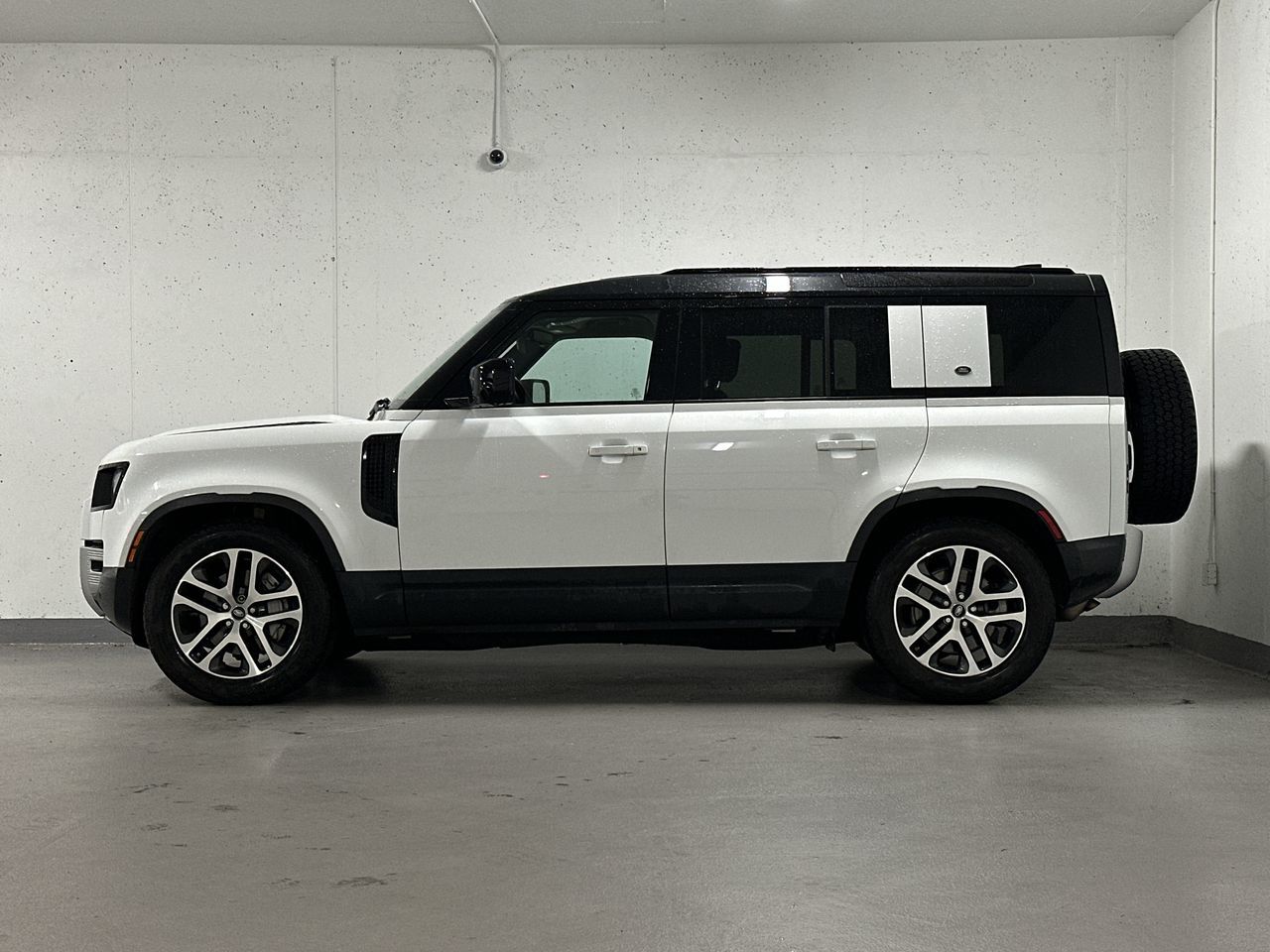 2020  Defender