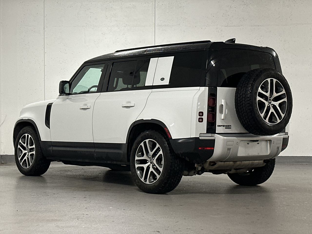 2020  Defender