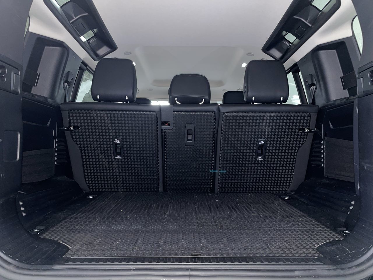 2023 Land Rover Defender in Vancouver, British Columbia