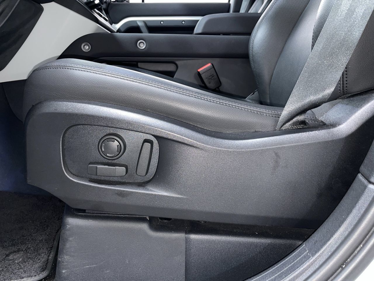 2023 Land Rover Defender in Vancouver, British Columbia