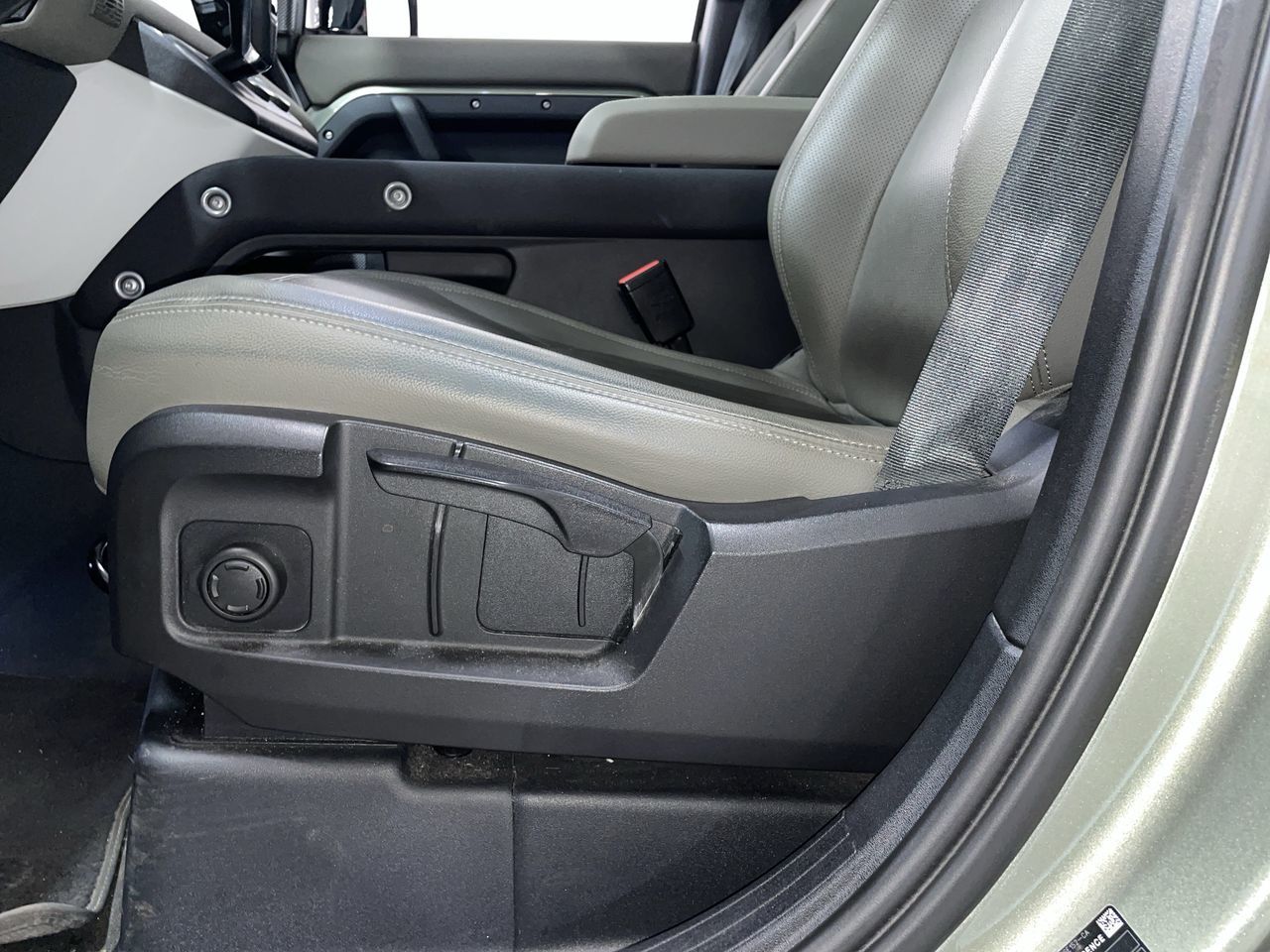 2023 Land Rover Defender in Vancouver, British Columbia