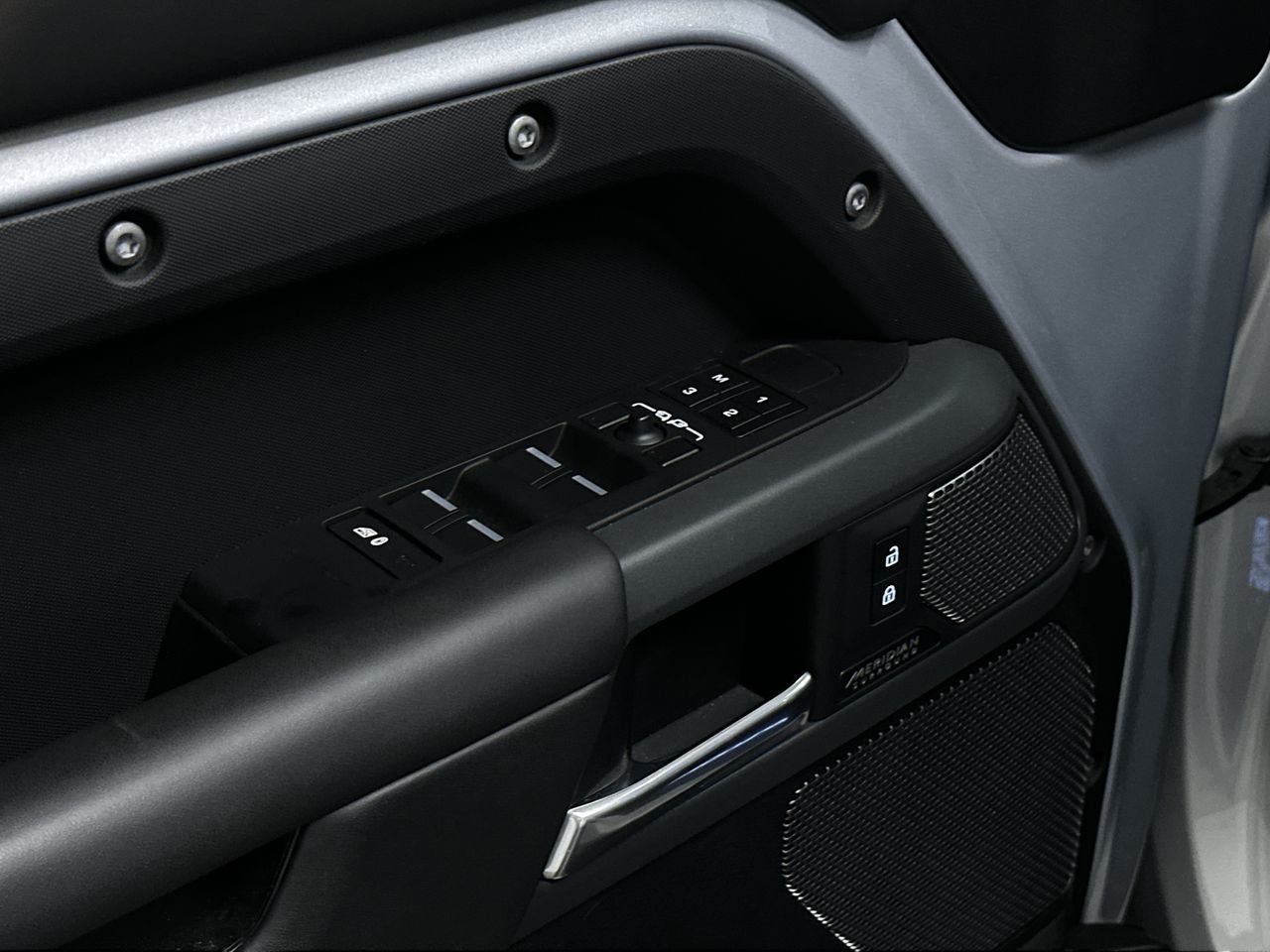 2023 Land Rover Defender