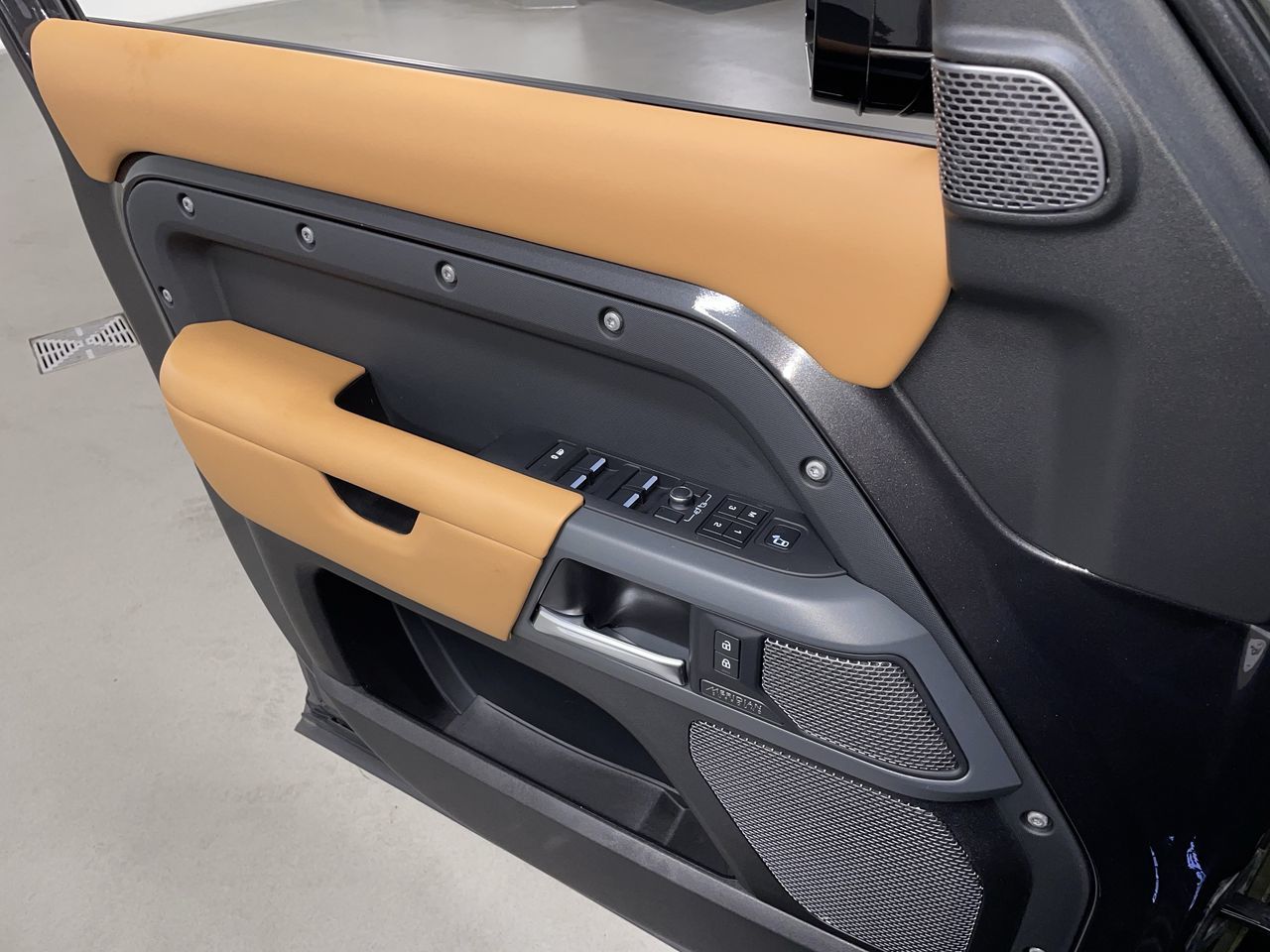 2023 Land Rover Defender
