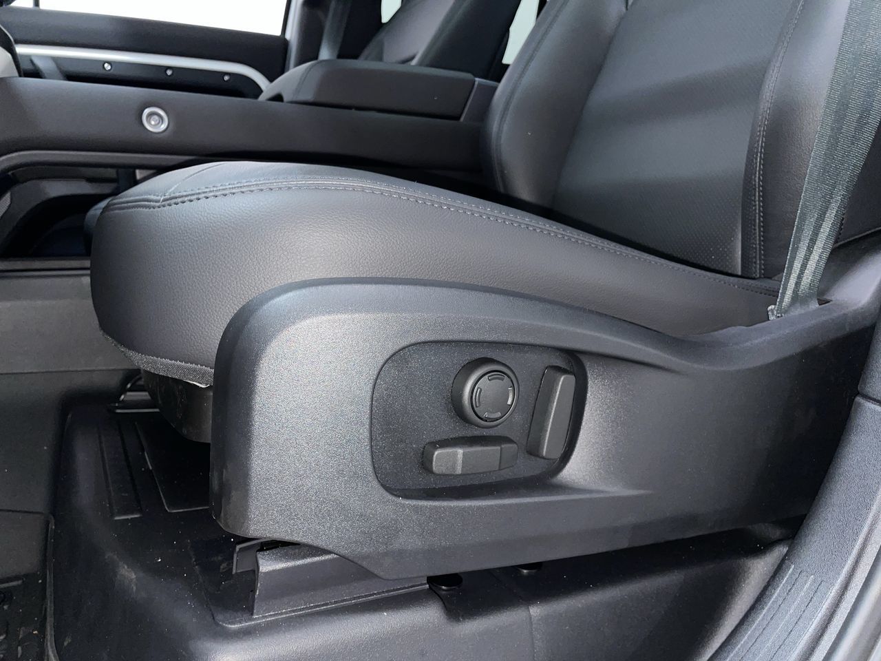 2024 Land Rover Defender in Vancouver, British Columbia