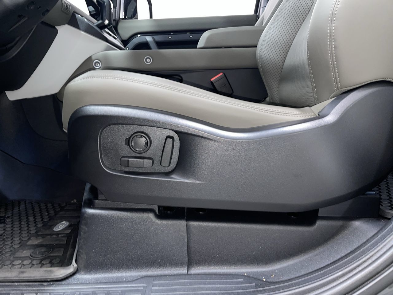 2024 Land Rover Defender in Vancouver, British Columbia