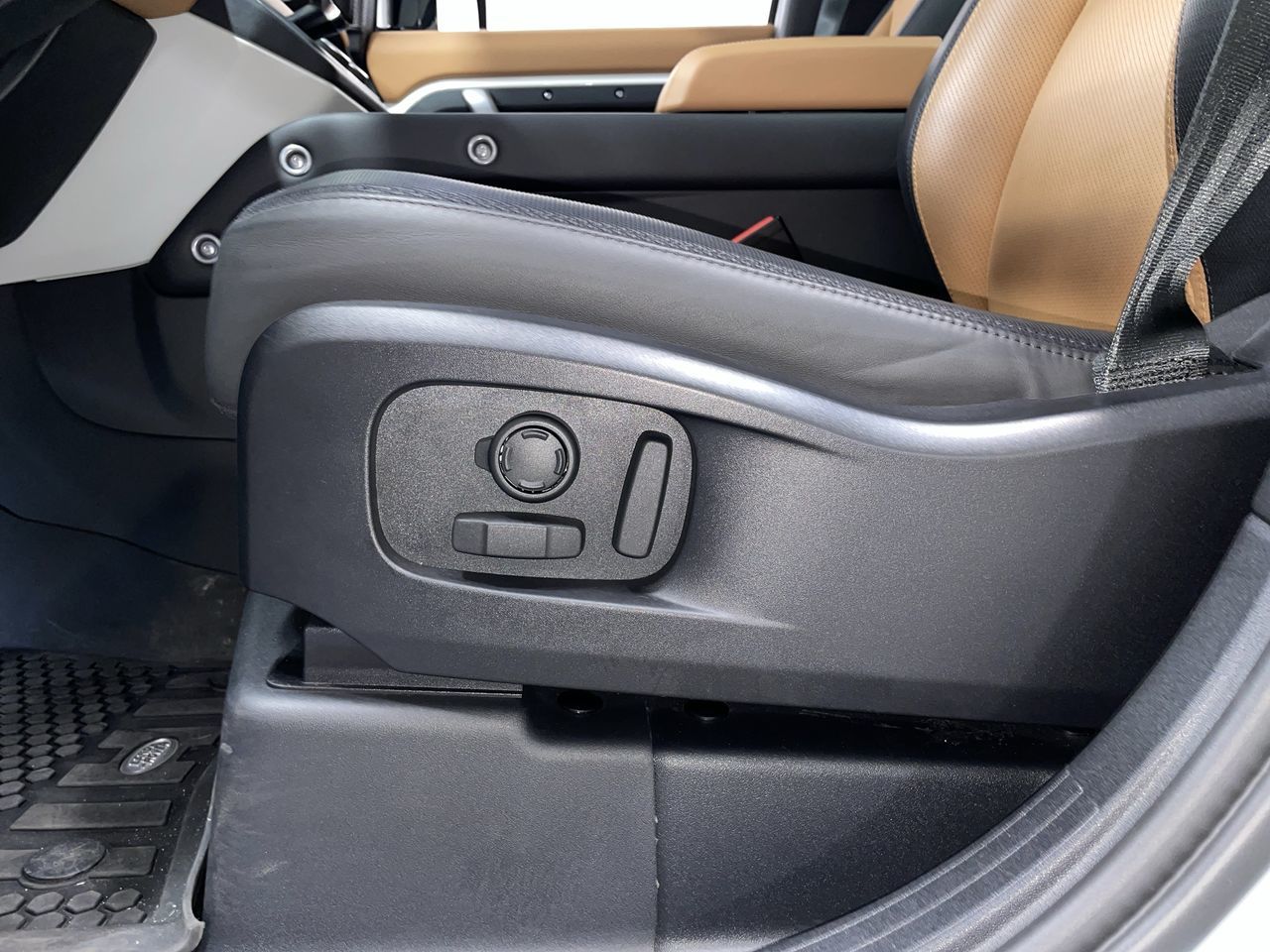 2024 Land Rover Defender in Vancouver, British Columbia