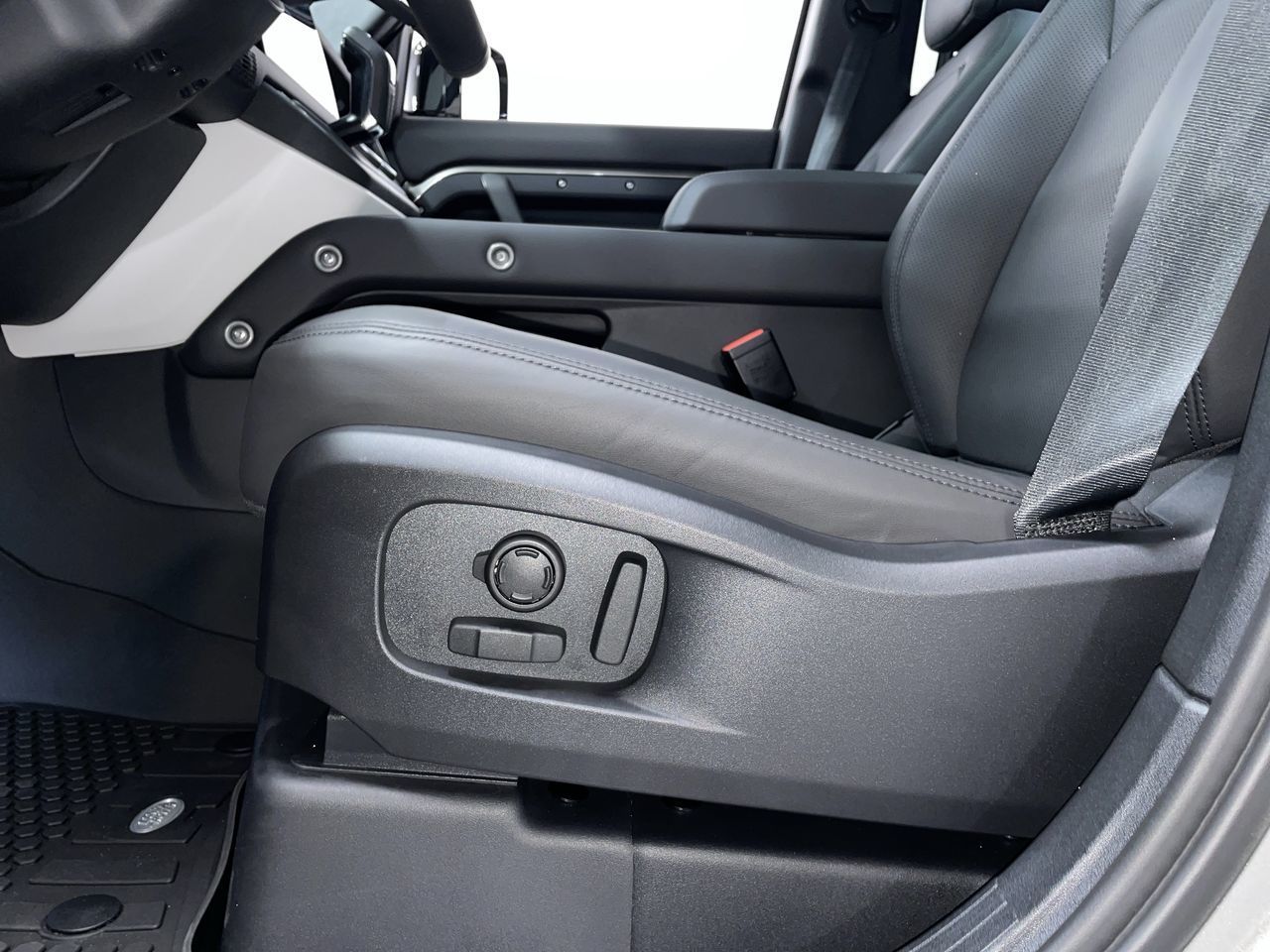 2025 Land Rover Defender in Vancouver, British Columbia