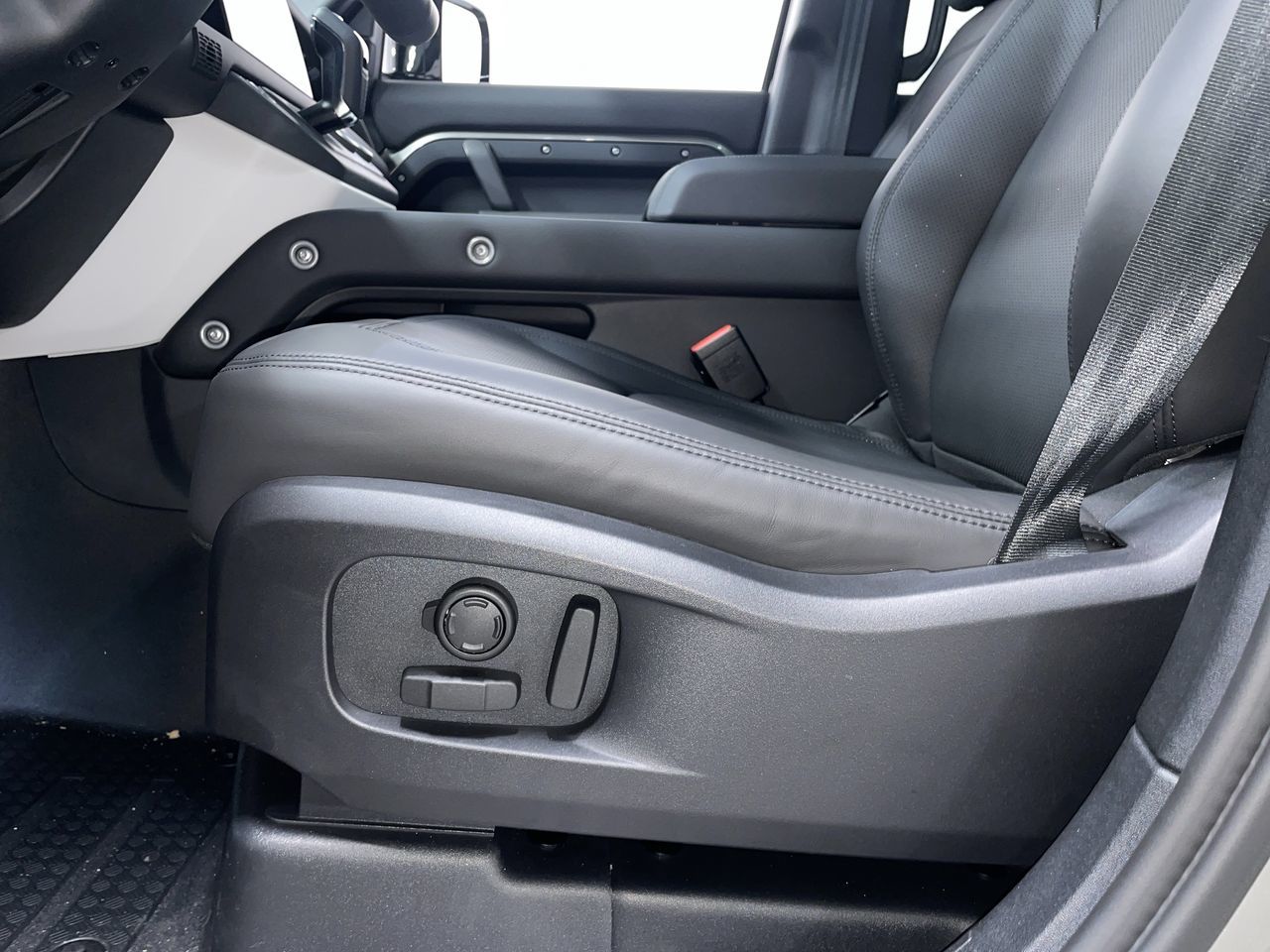 2025 Land Rover Defender in Vancouver, British Columbia