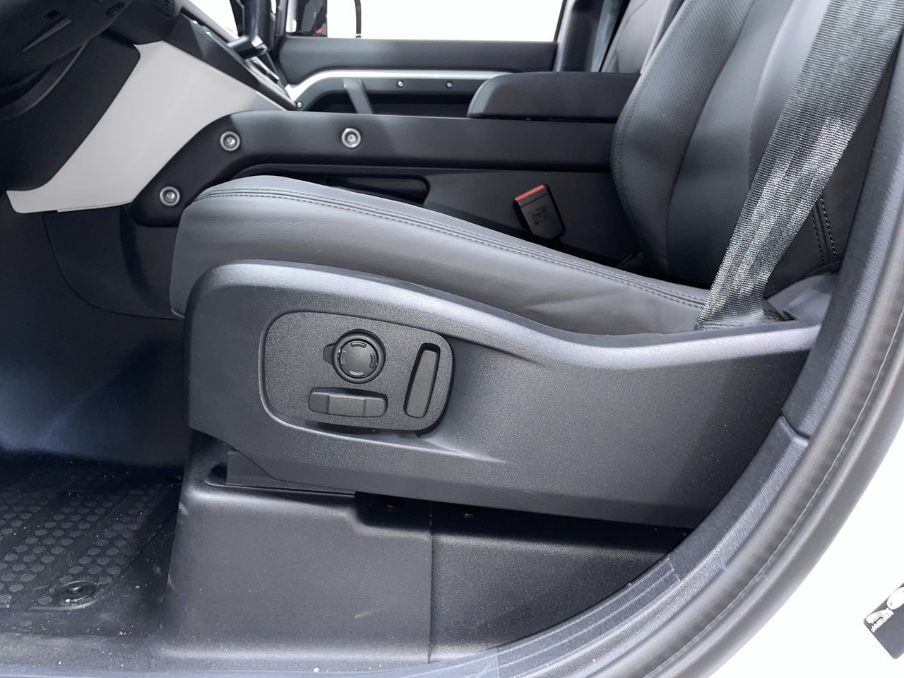 2025 Land Rover Defender in Vancouver, British Columbia