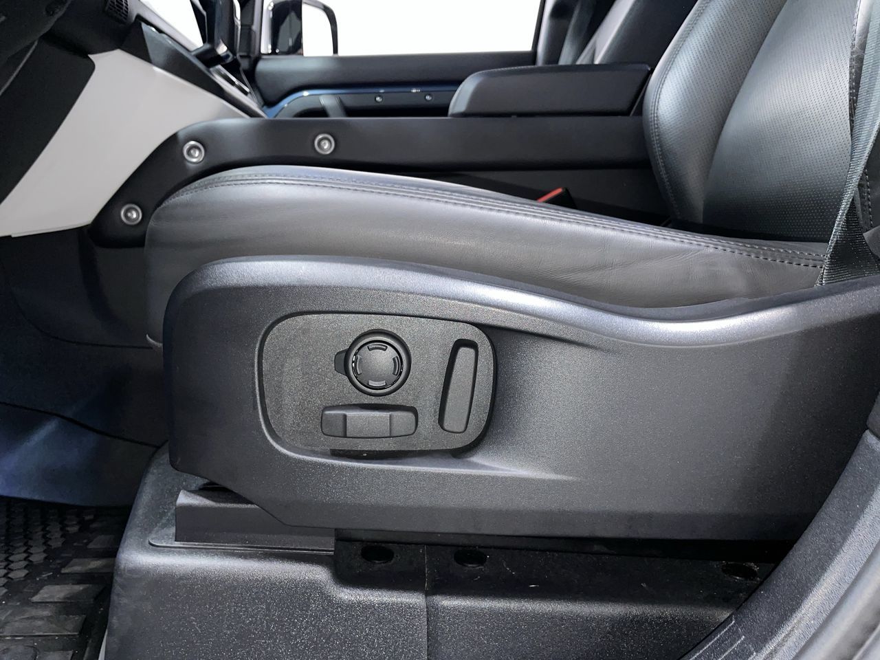 2025 Land Rover Defender