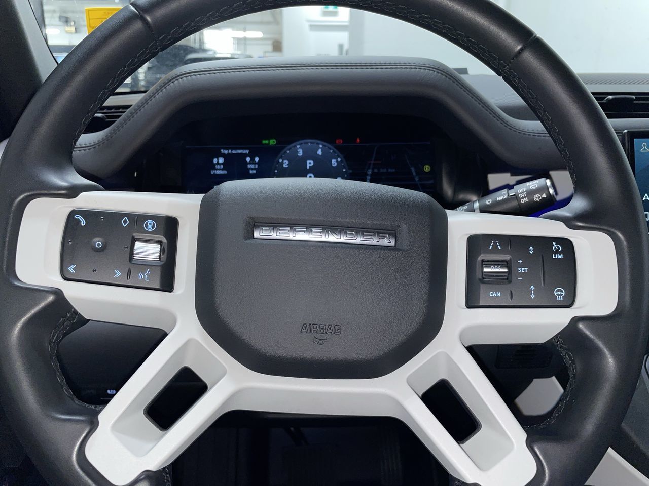 2025 Land Rover Defender