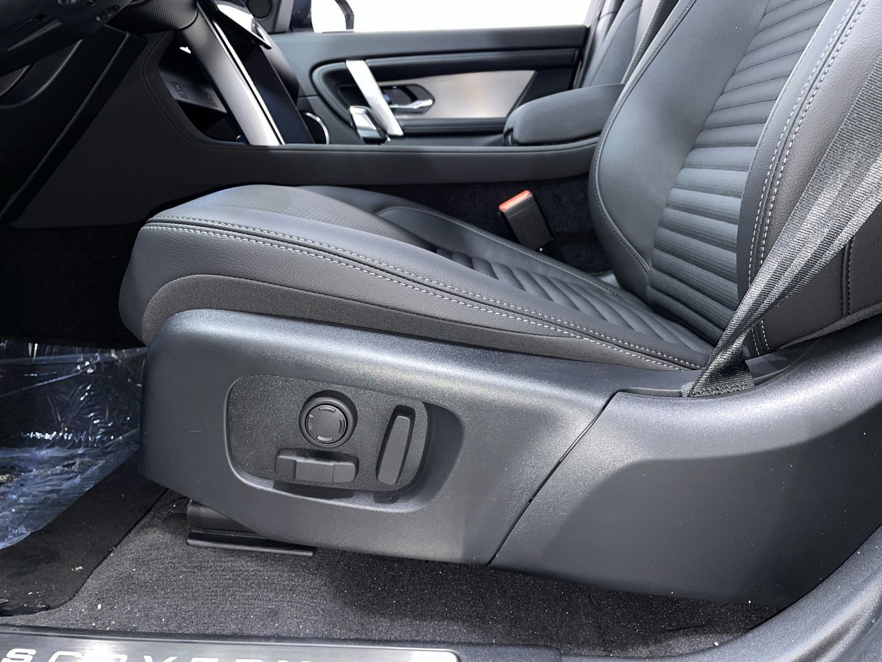 2024 Land Rover DISCOVERY SPORT in Vancouver, British Columbia