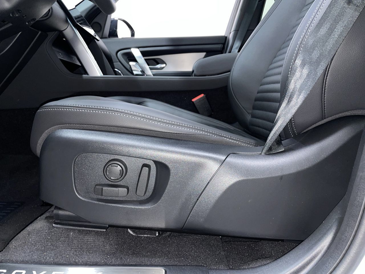 2024 Land Rover DISCOVERY SPORT in Vancouver, British Columbia