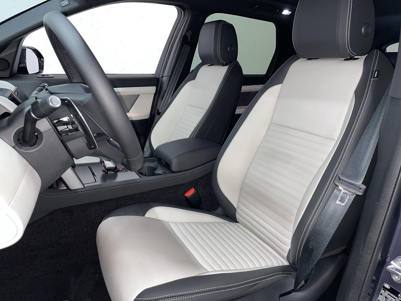 2024 Land Rover DISCOVERY SPORT in Vancouver, British Columbia