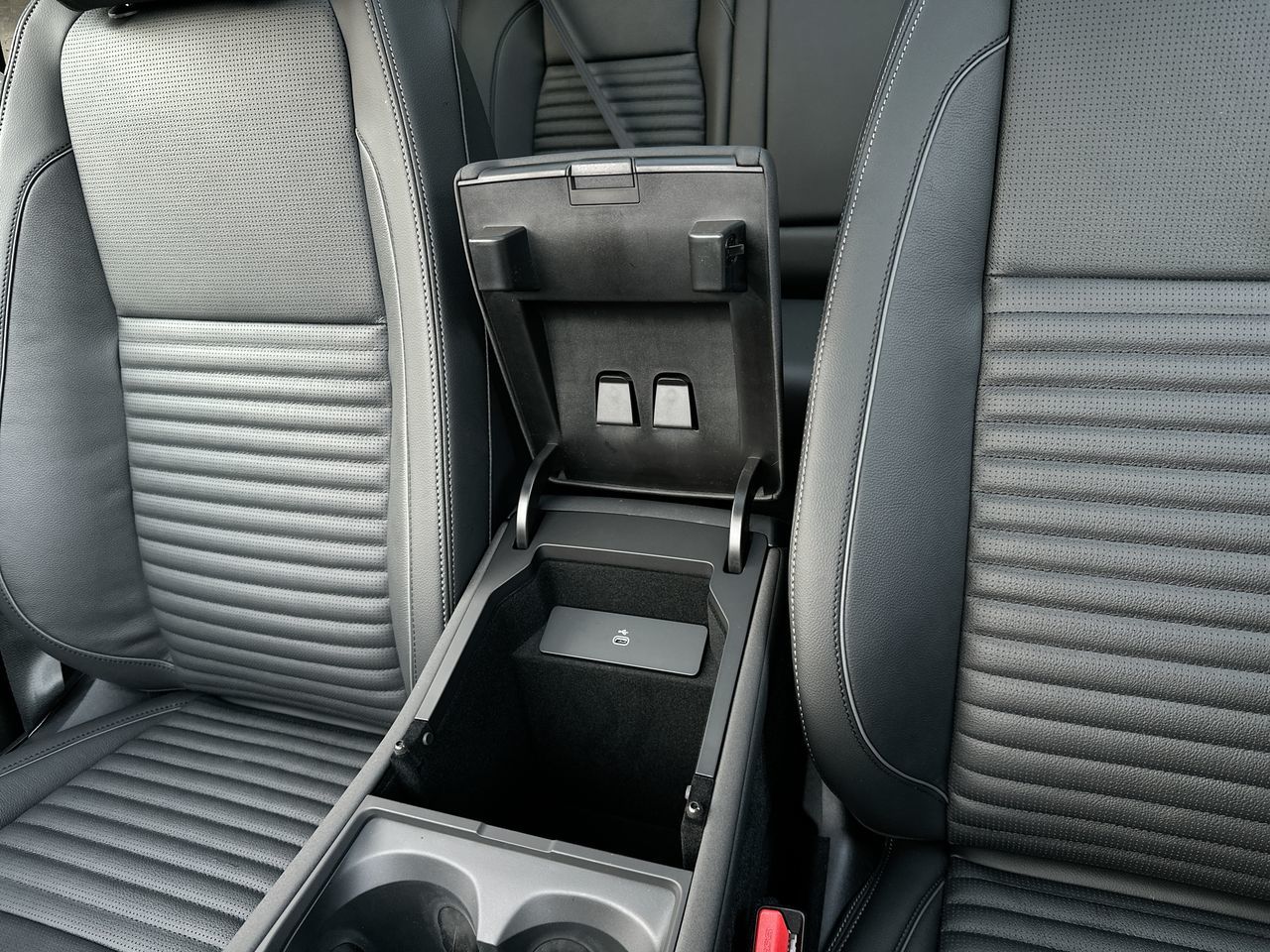 2025 Land Rover DISCOVERY SPORT in Vancouver, British Columbia