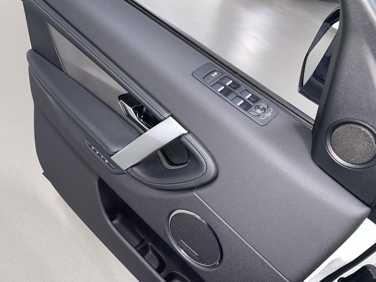 2025 Land Rover DISCOVERY SPORT in Vancouver, British Columbia