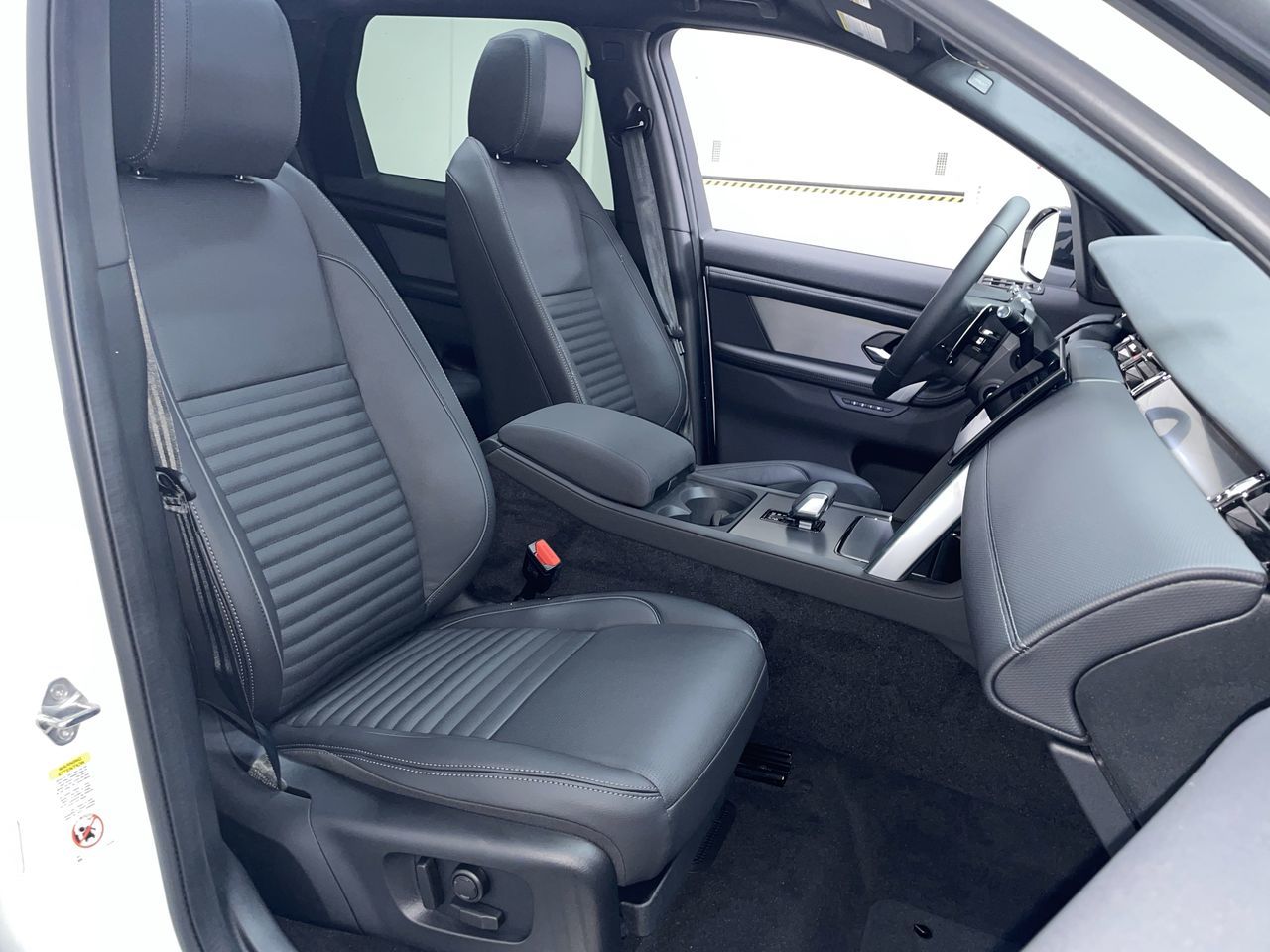 2025 Land Rover DISCOVERY SPORT in Vancouver, British Columbia