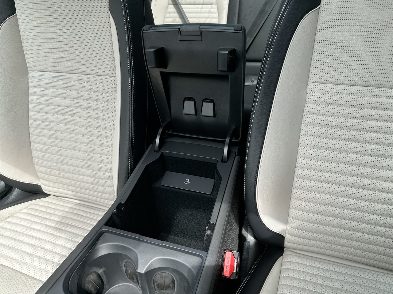 2025 Land Rover DISCOVERY SPORT in Vancouver, British Columbia