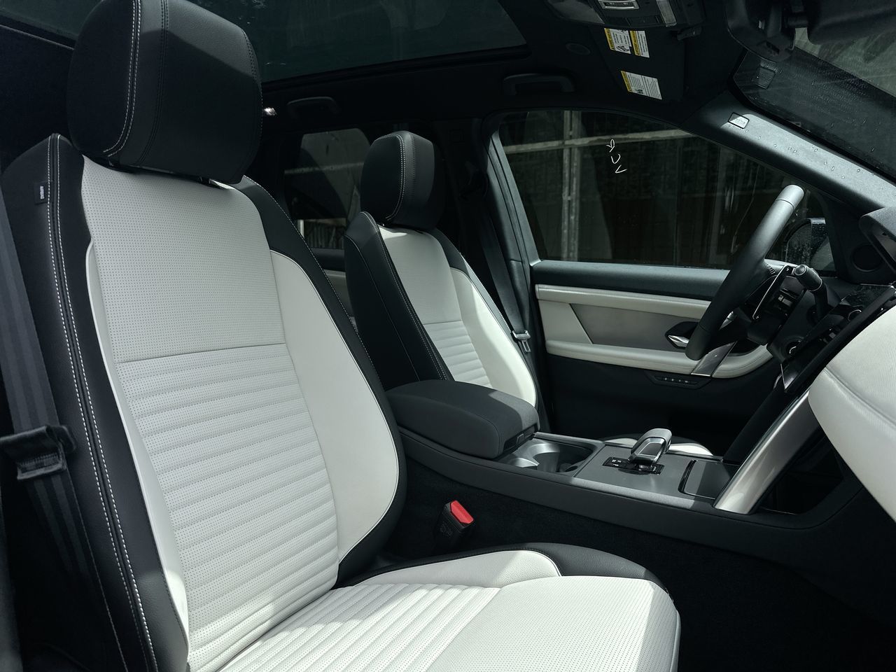 2025 Land Rover DISCOVERY SPORT in Vancouver, British Columbia