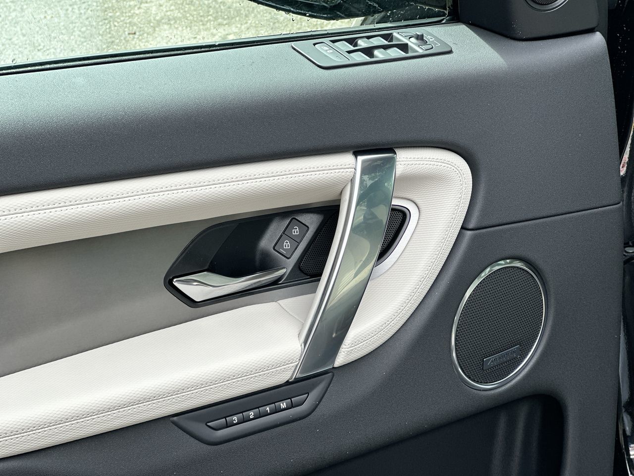 2025 Land Rover Discovery Sport