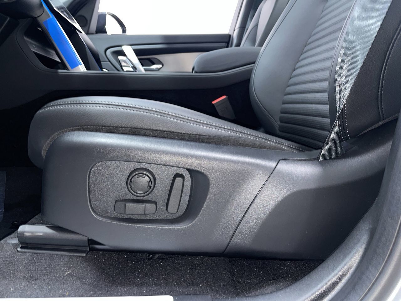 2025 Land Rover Discovery Sport