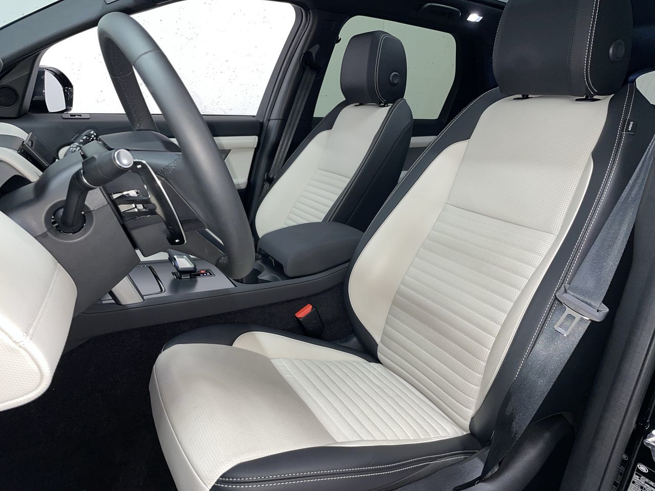 2025 Land Rover Discovery Sport