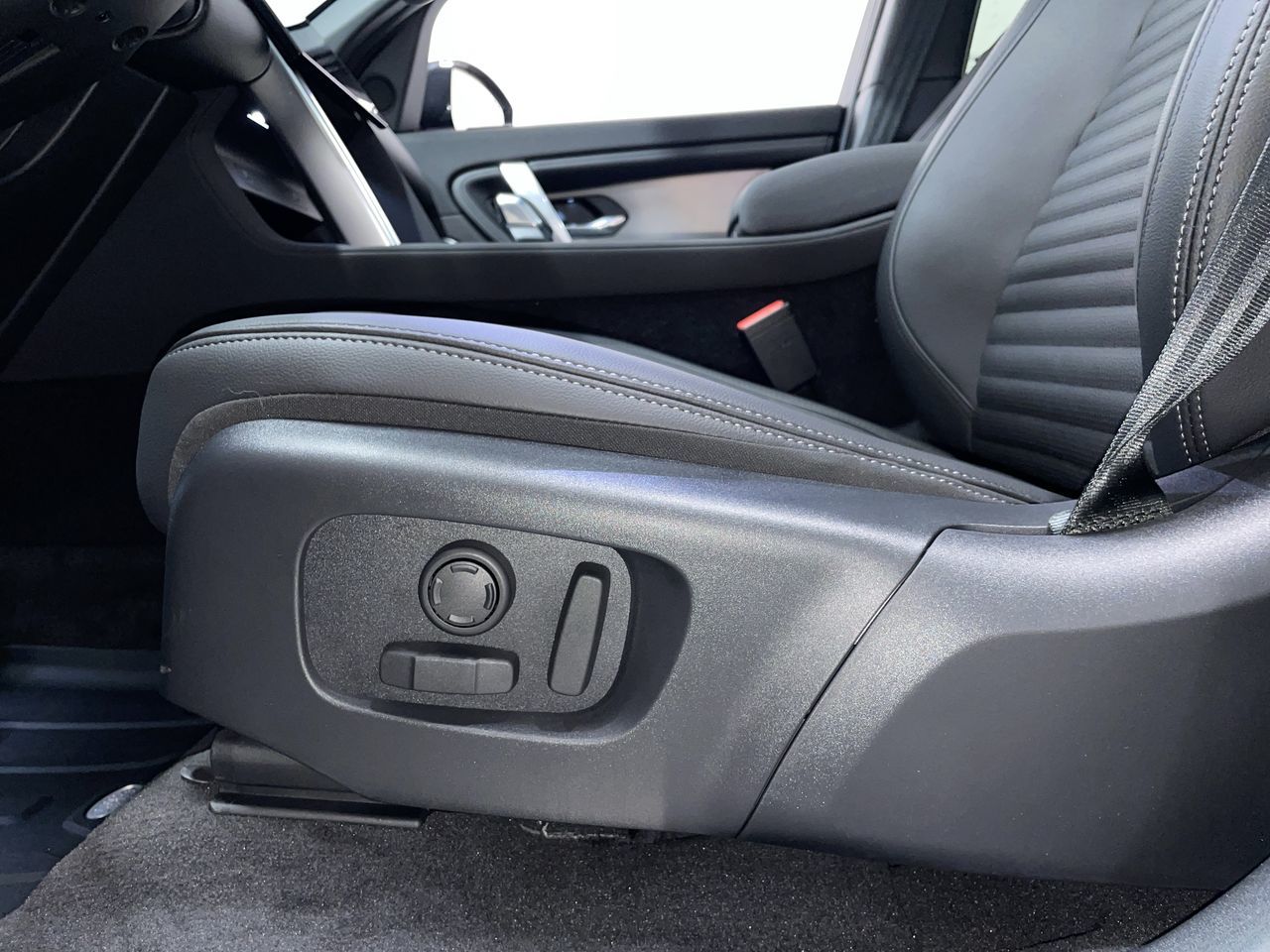 2026 Land Rover Discovery Sport