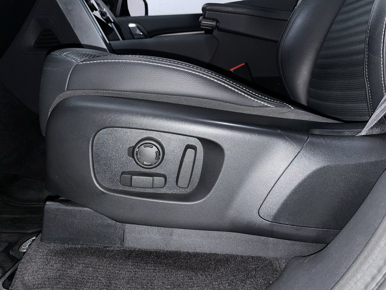 2023 Land Rover Discovery