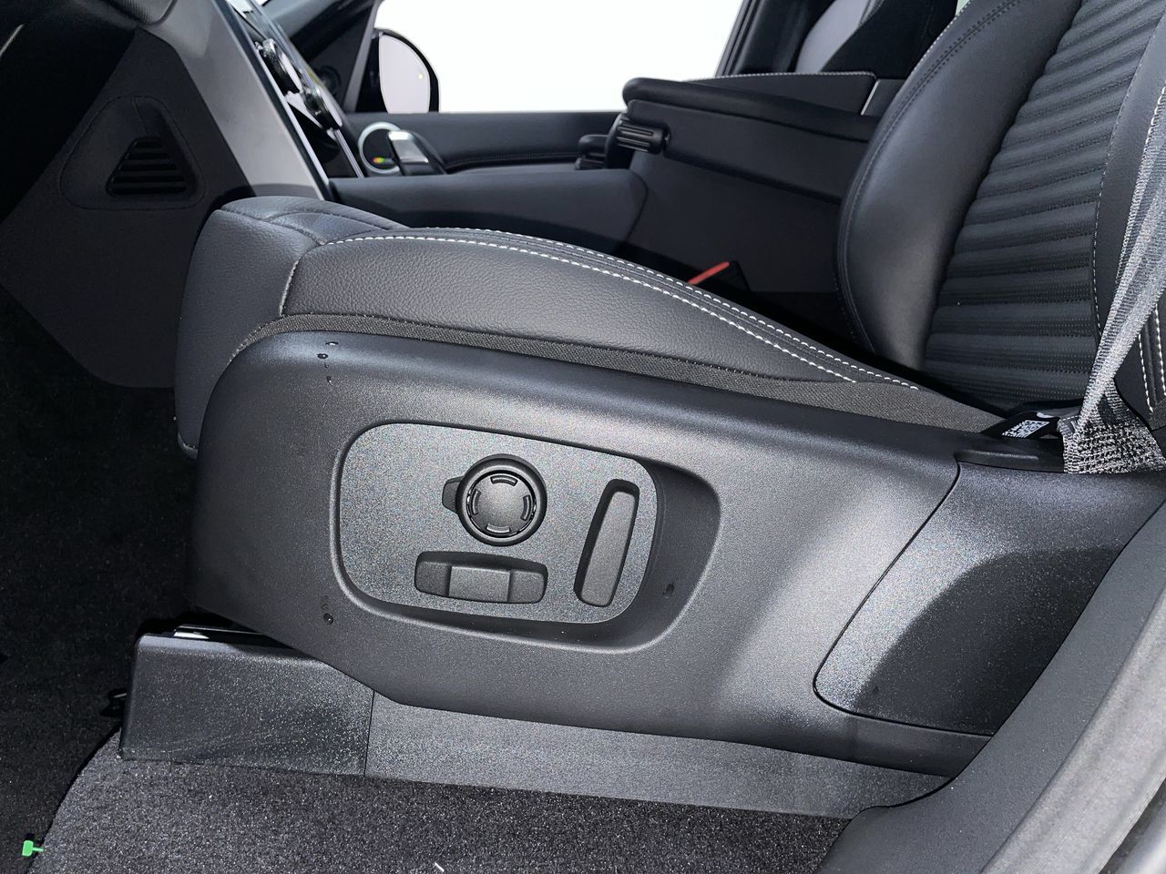 2025 Land Rover Discovery