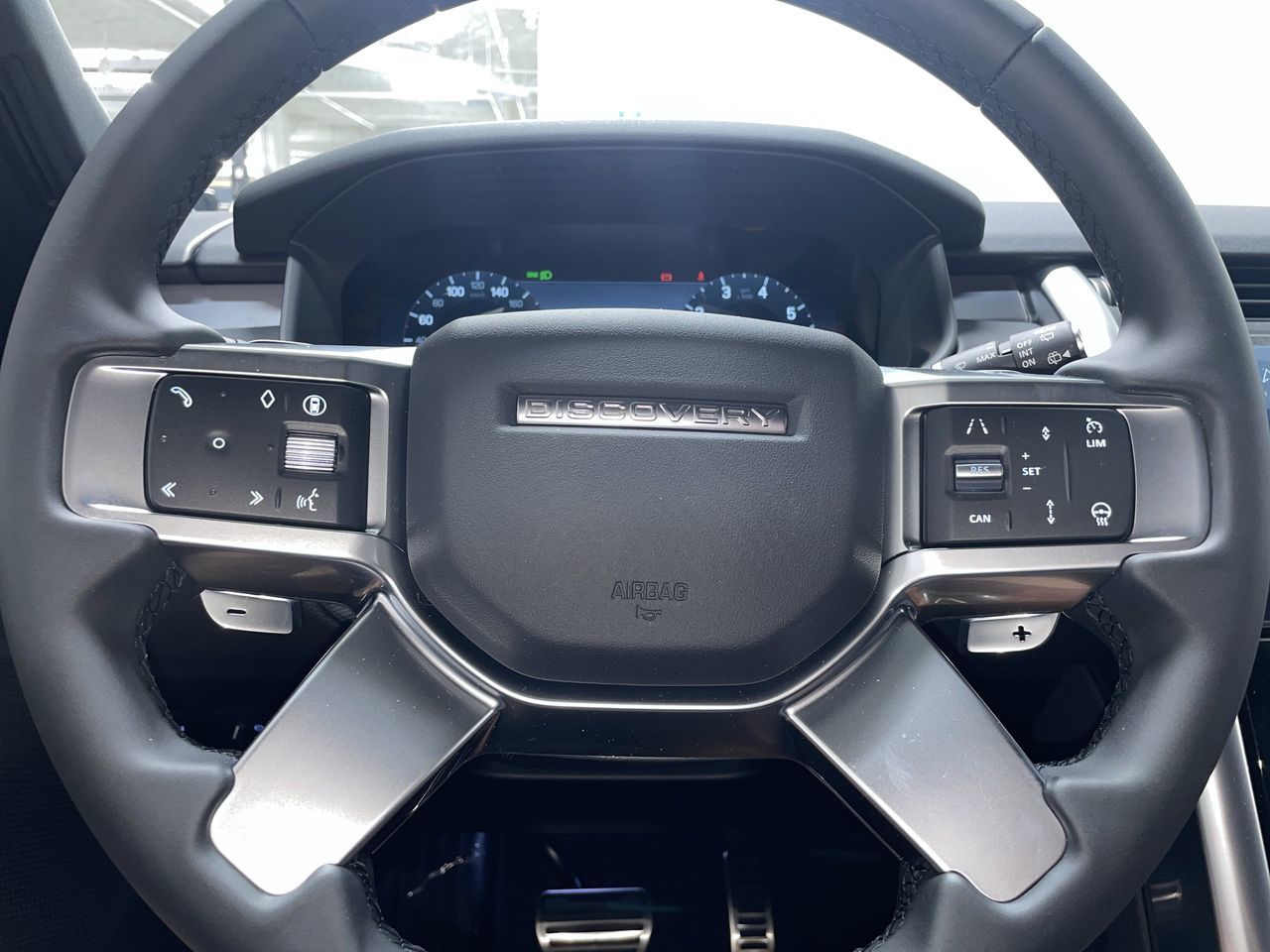 2025 Land Rover Discovery