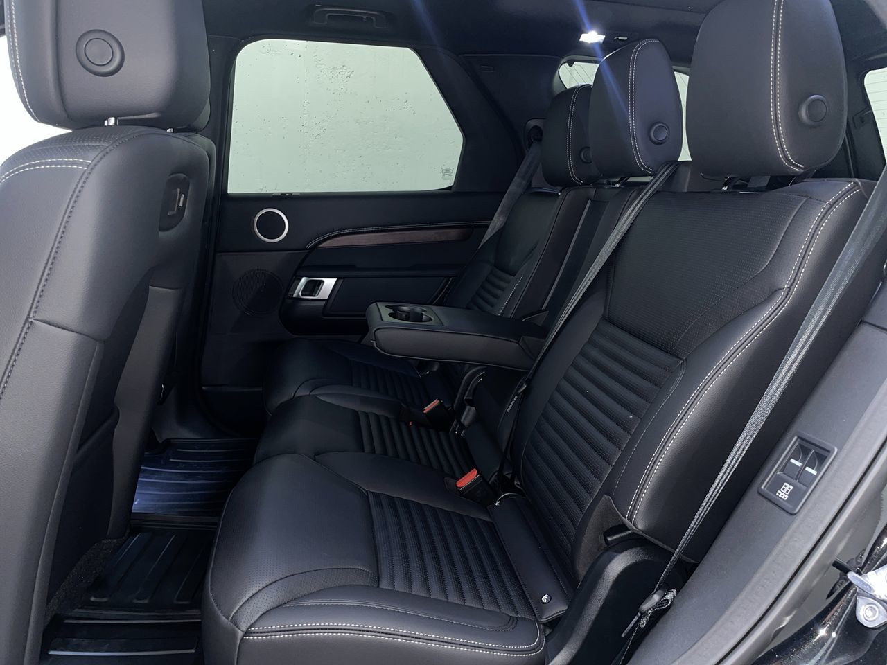 2026 Land Rover Discovery