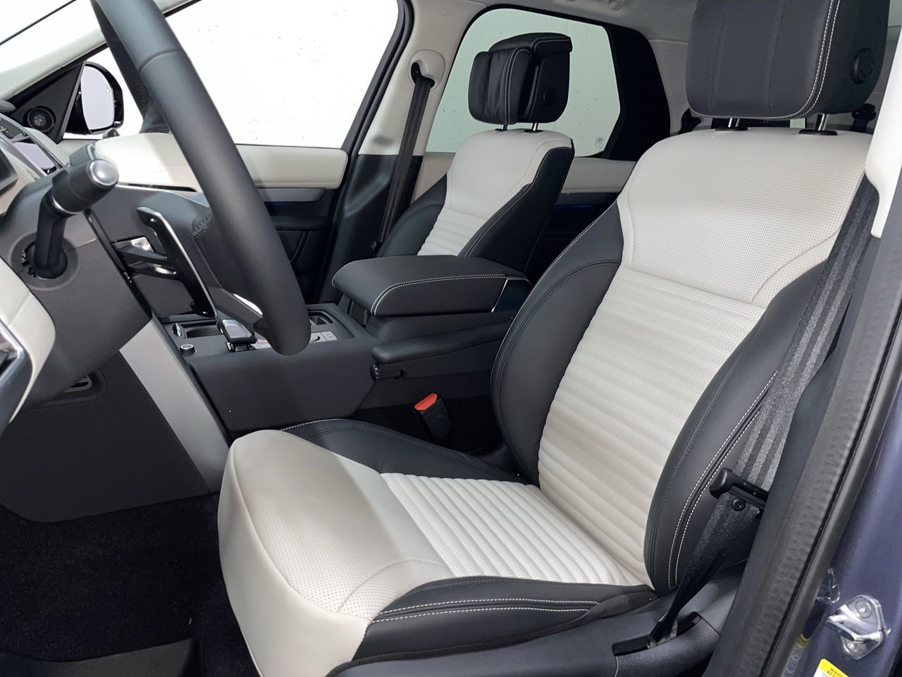 2026 Land Rover Discovery