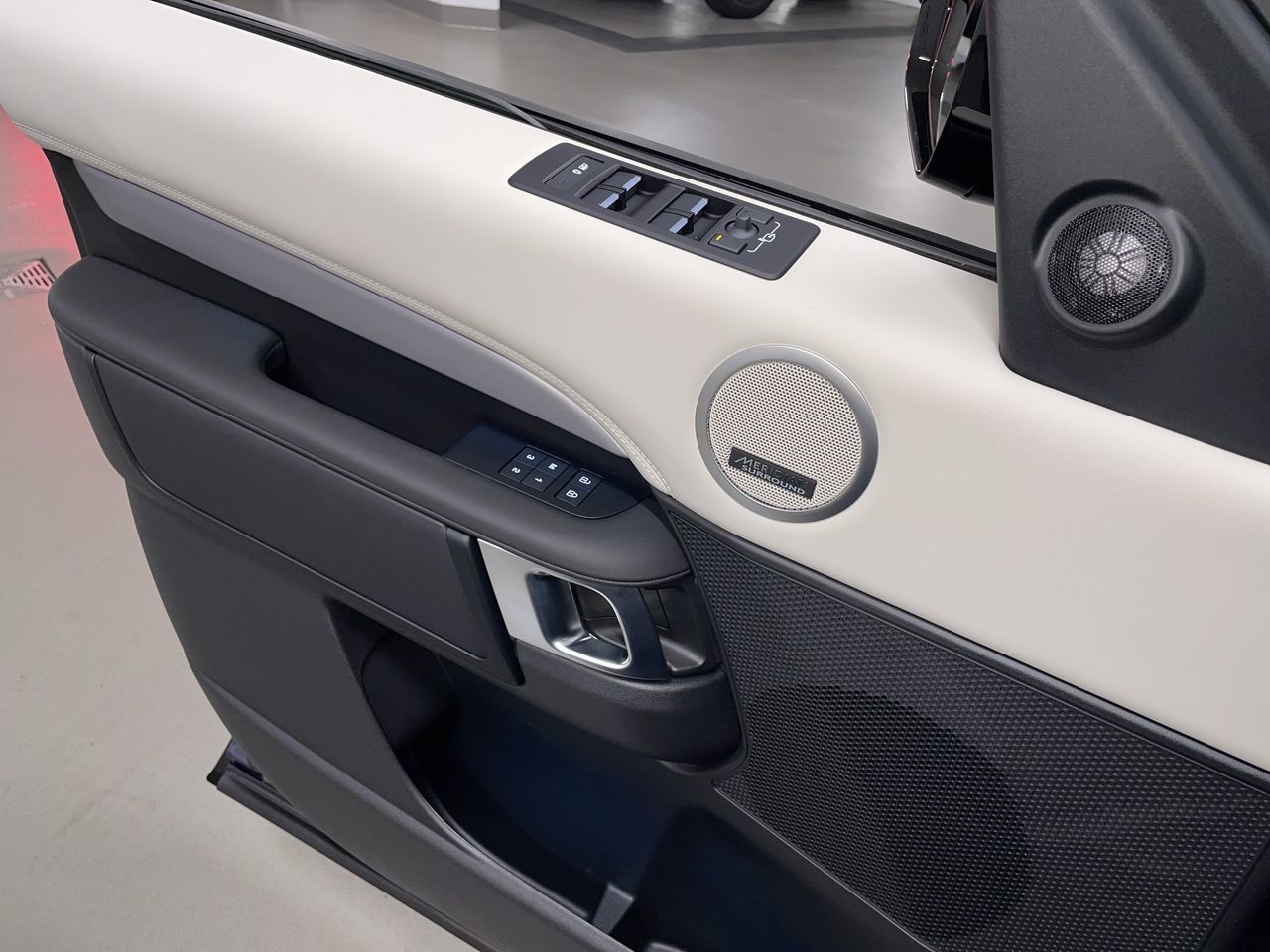 2026 Land Rover Discovery