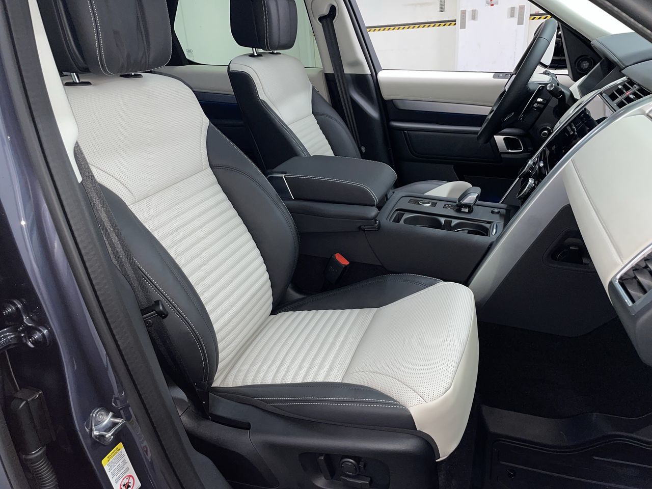 2026 Land Rover Discovery