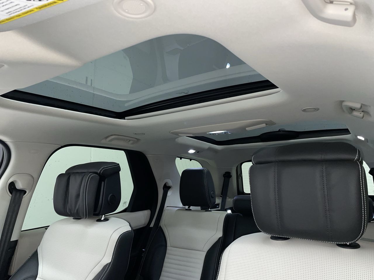 2026 Land Rover Discovery