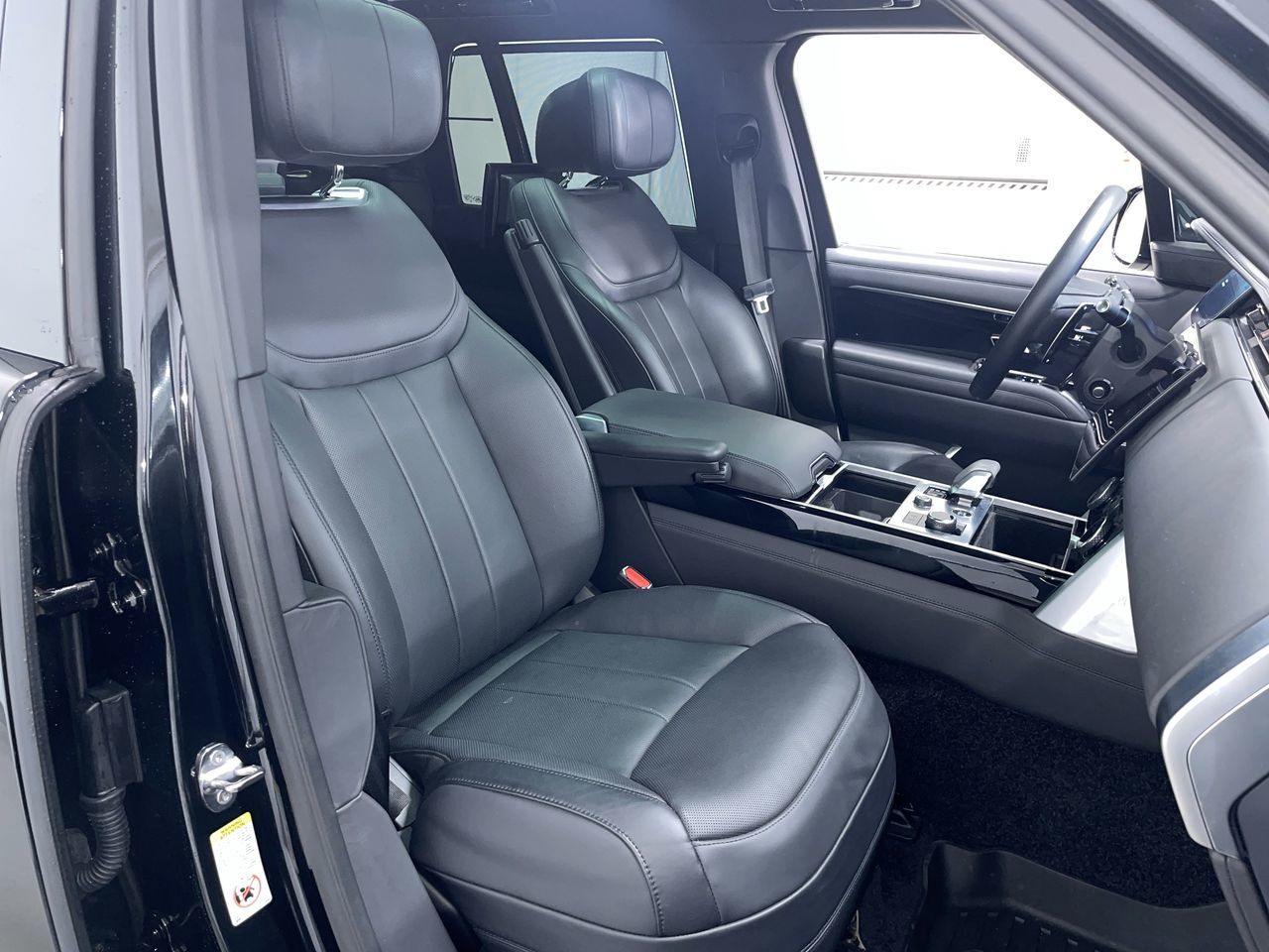 2023  New Range Rover