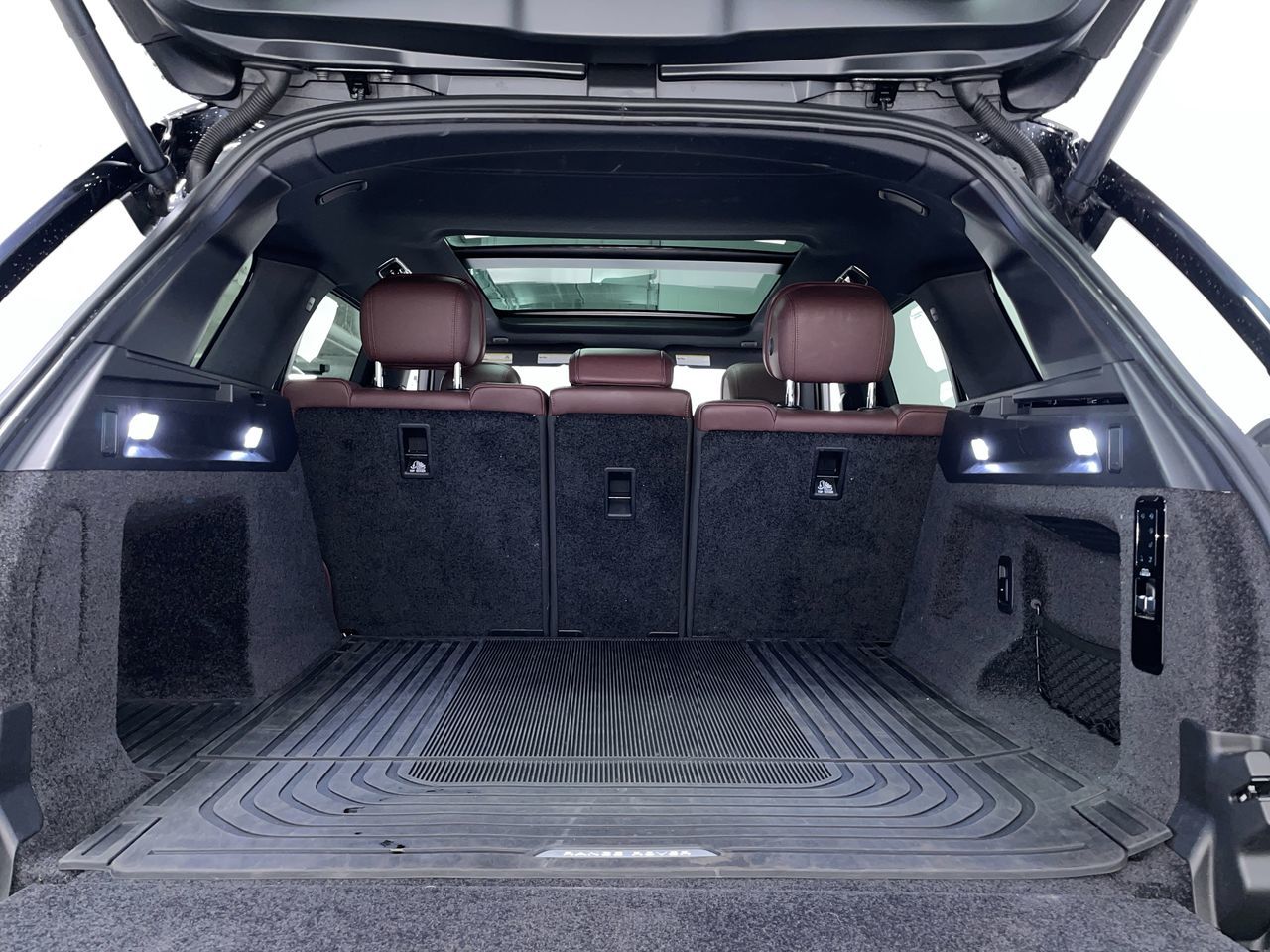 2023  New Range Rover