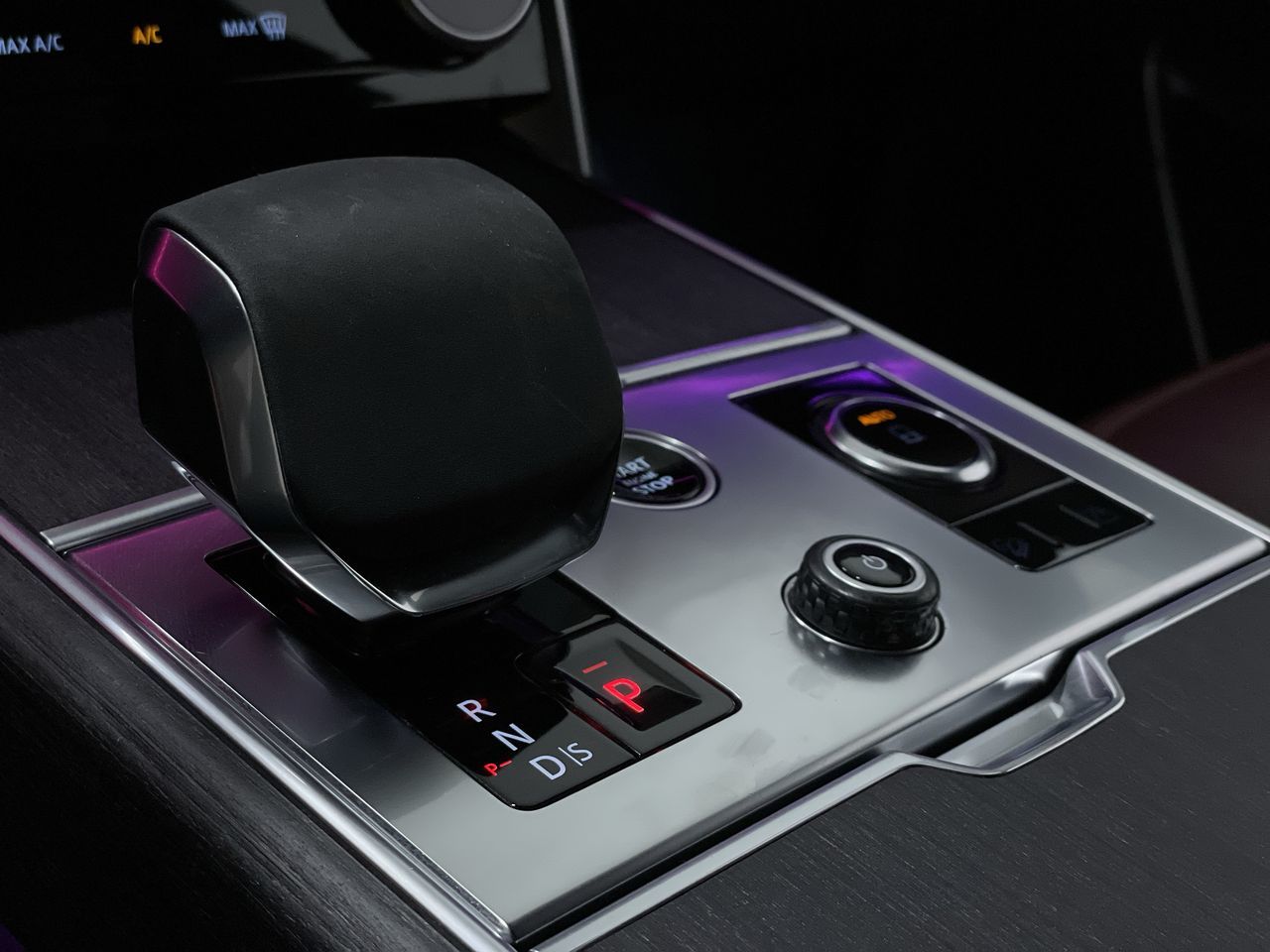 2023  New Range Rover