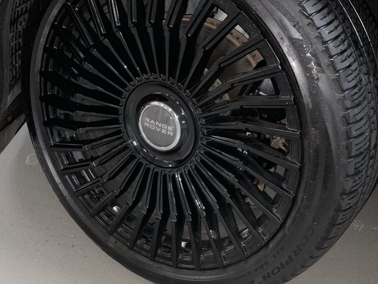 2023  New Range Rover