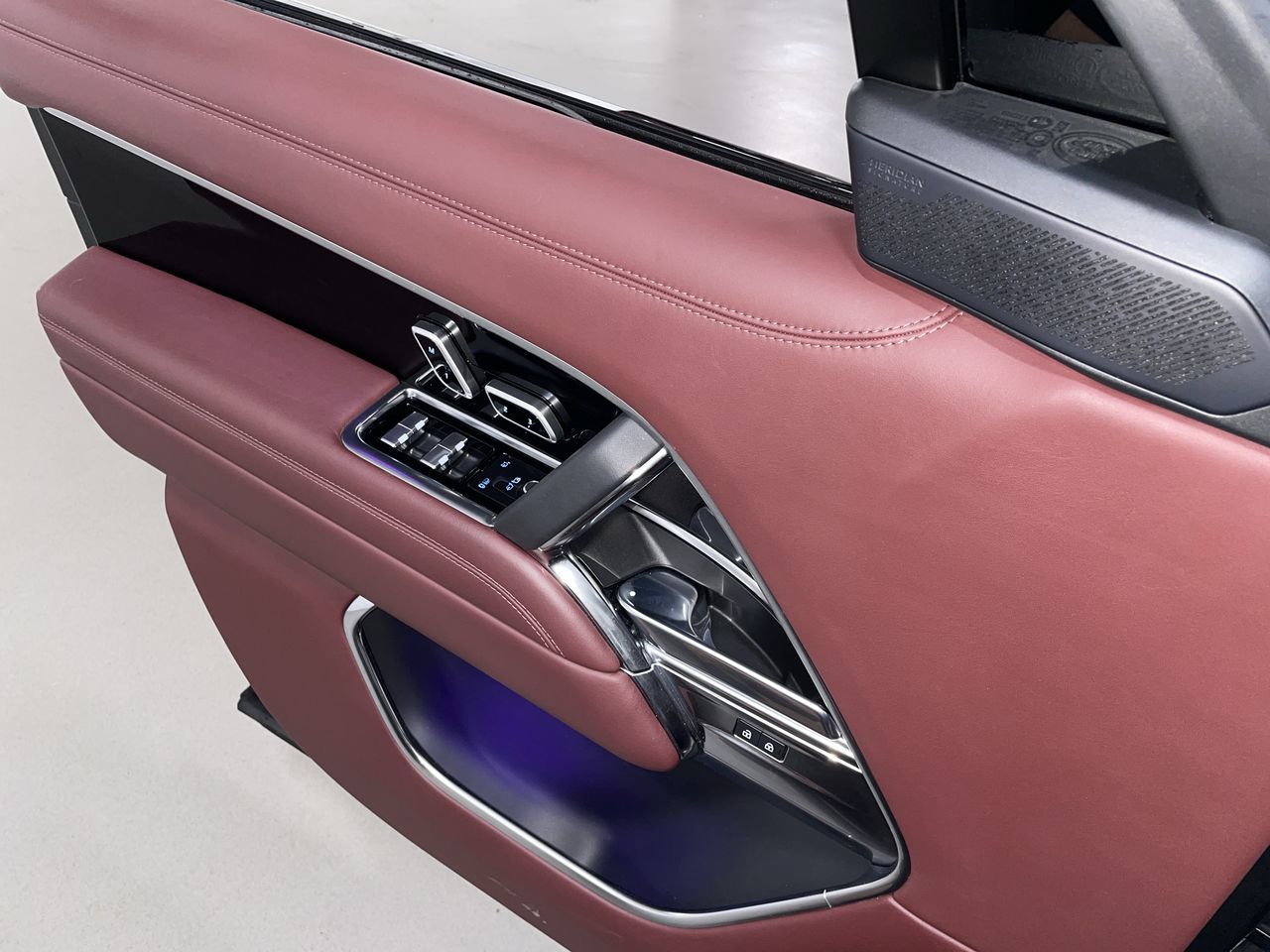 2023  New Range Rover