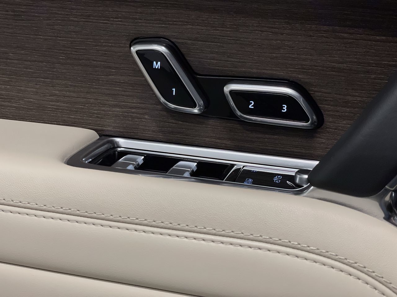 2023 Land Rover New Range Rover in Vancouver, British Columbia