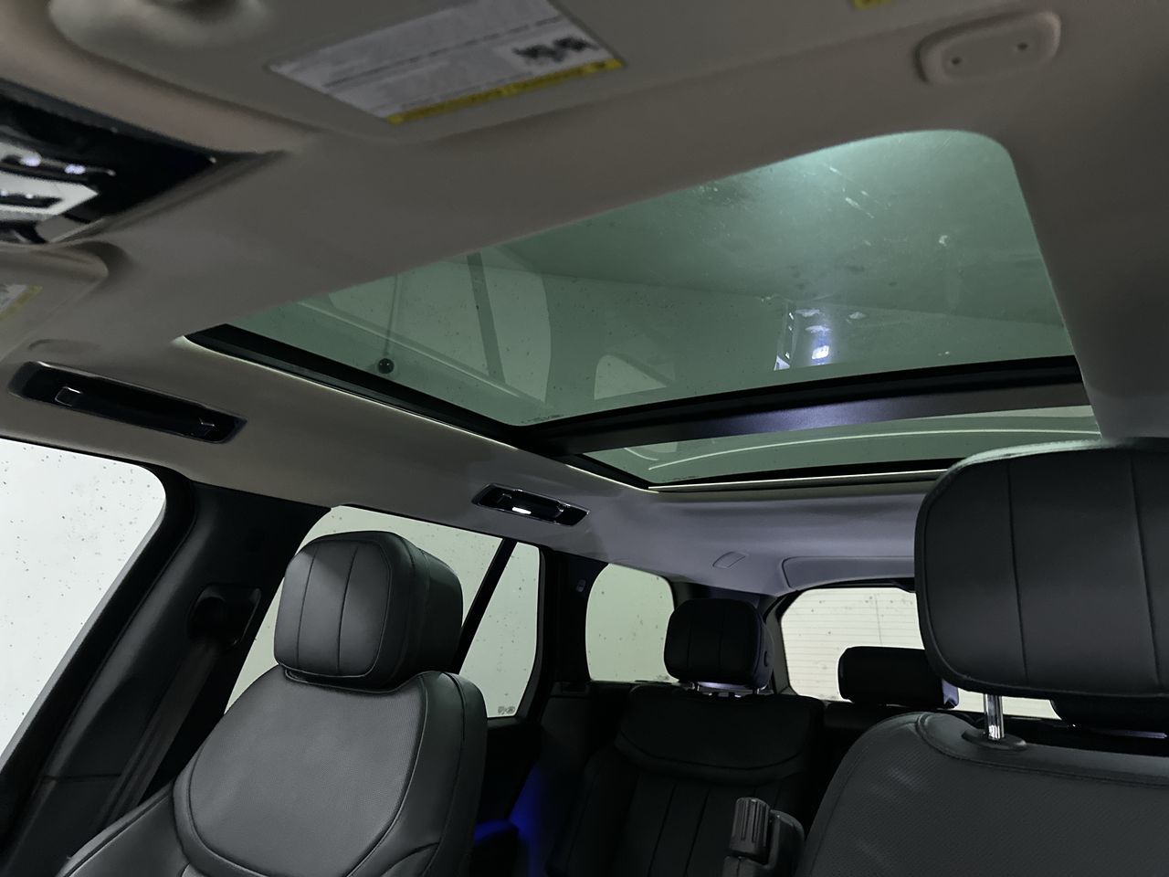 2023  New Range Rover