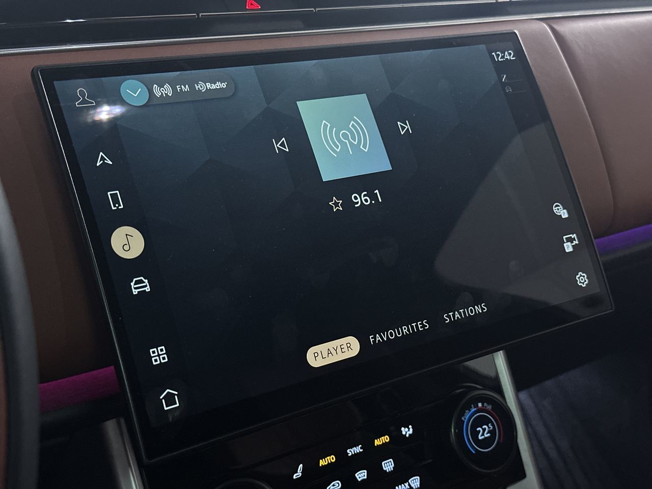 2023  New Range Rover