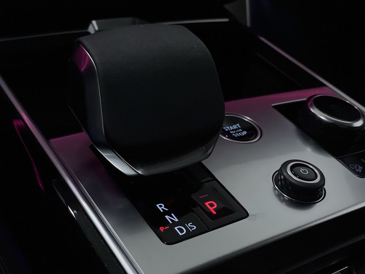 2023  New Range Rover