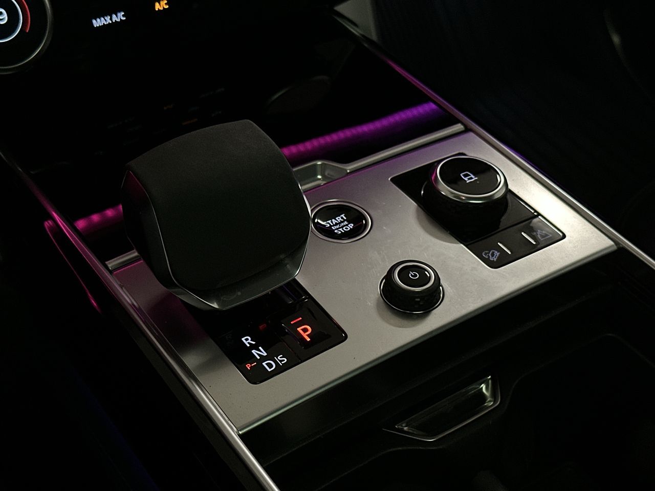 2023  New Range Rover