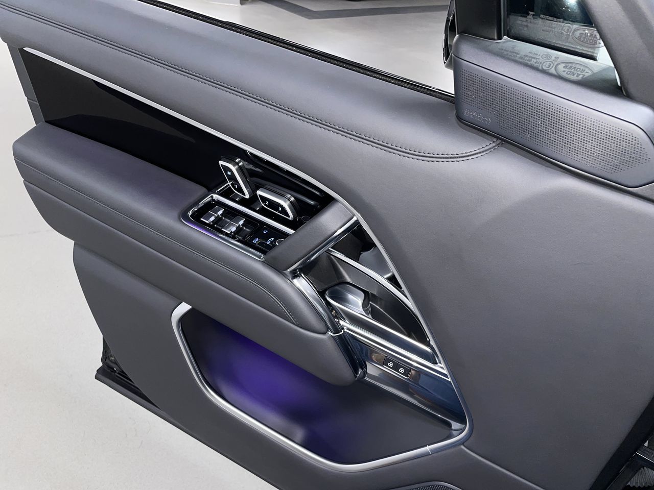 2023  New Range Rover