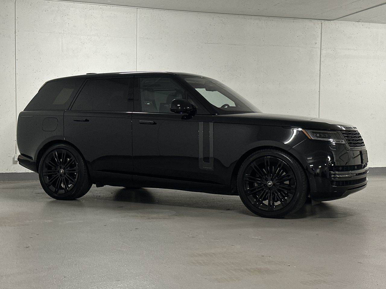2023  New Range Rover