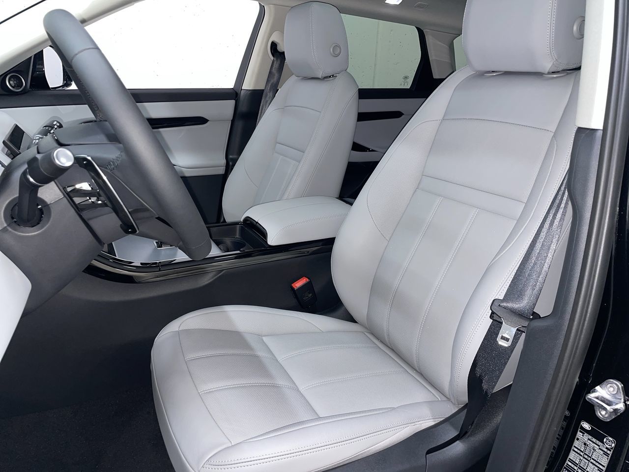 2024 Land Rover Range Rover Evoque in Vancouver, British Columbia